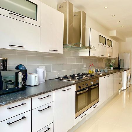 London Studio Apartments, Private Bathrooms And Parking Ilford Exterior photo