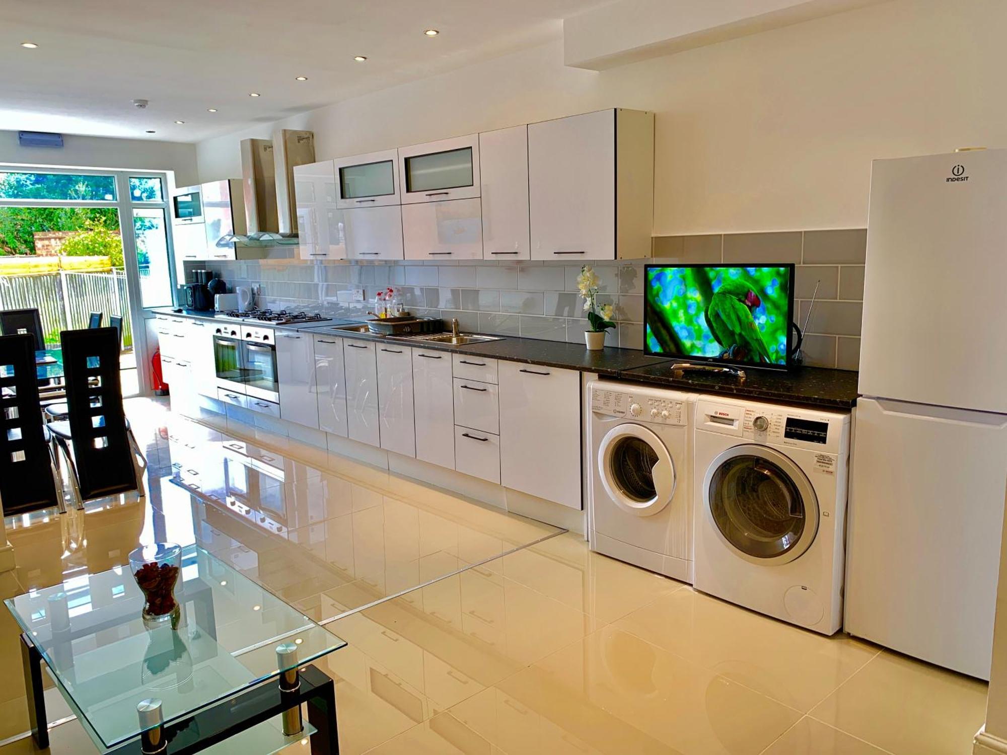 London Studio Apartments, Private Bathrooms And Parking Ilford Exterior photo