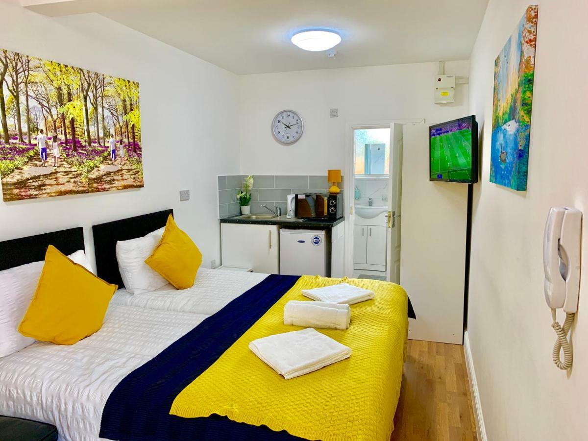 London Studio Apartments, Private Bathrooms And Parking Ilford Exterior photo