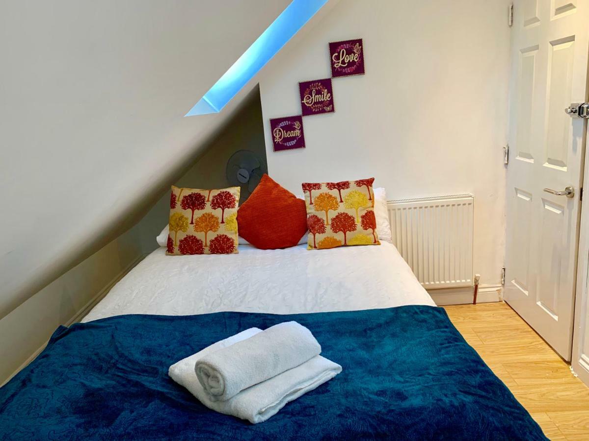 London Studio Apartments, Private Bathrooms And Parking Ilford Exterior photo