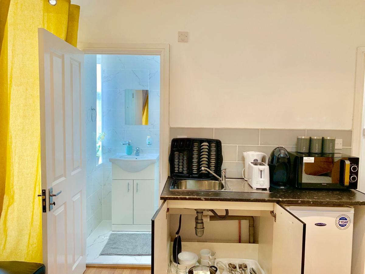 London Studio Apartments, Private Bathrooms And Parking Ilford Exterior photo