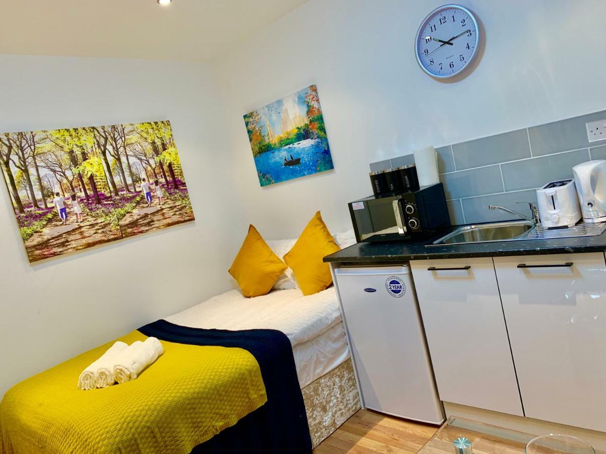 London Studio Apartments, Private Bathrooms And Parking Ilford Exterior photo