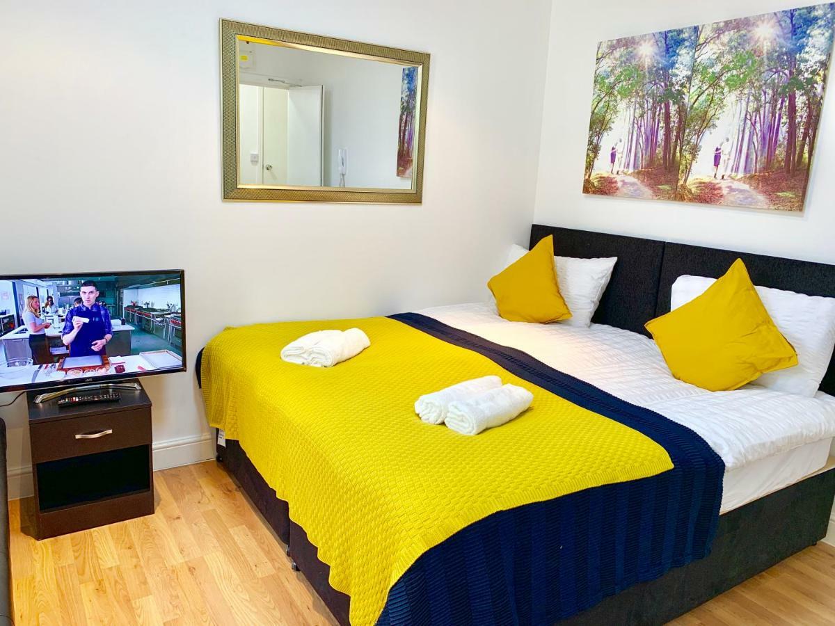 London Studio Apartments, Private Bathrooms And Parking Ilford Exterior photo